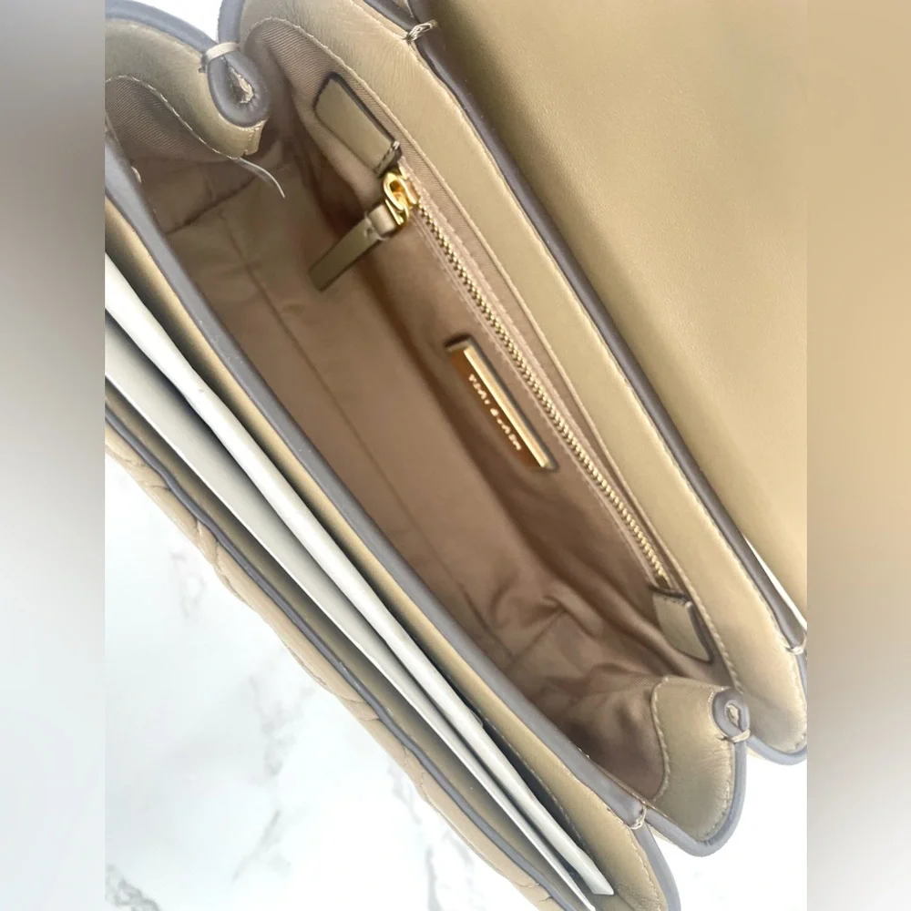 ❌SOLD❌ New Tory Burch Small Fleming Soft Leather Shoulder Bag Pebblestone - Picture 9 of 13